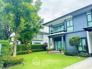 For sale 4 bedrooms house in Khlong Sam Wa, Bangkok