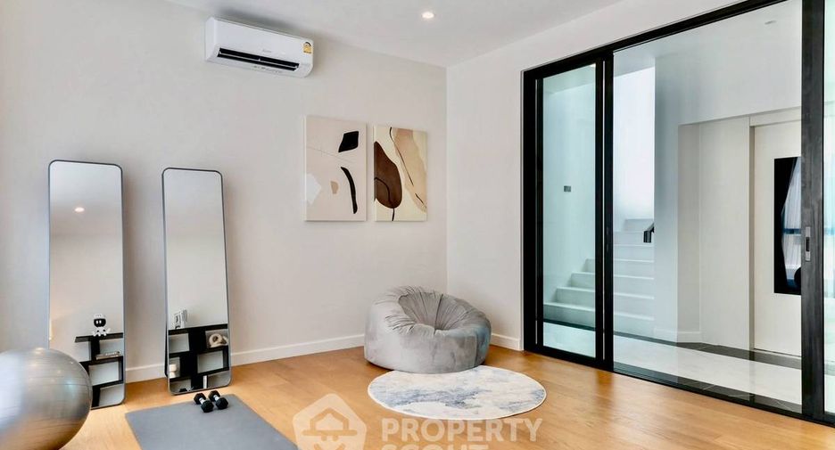 For rent and for sale 5 bedrooms house in Saphan Sung, Bangkok