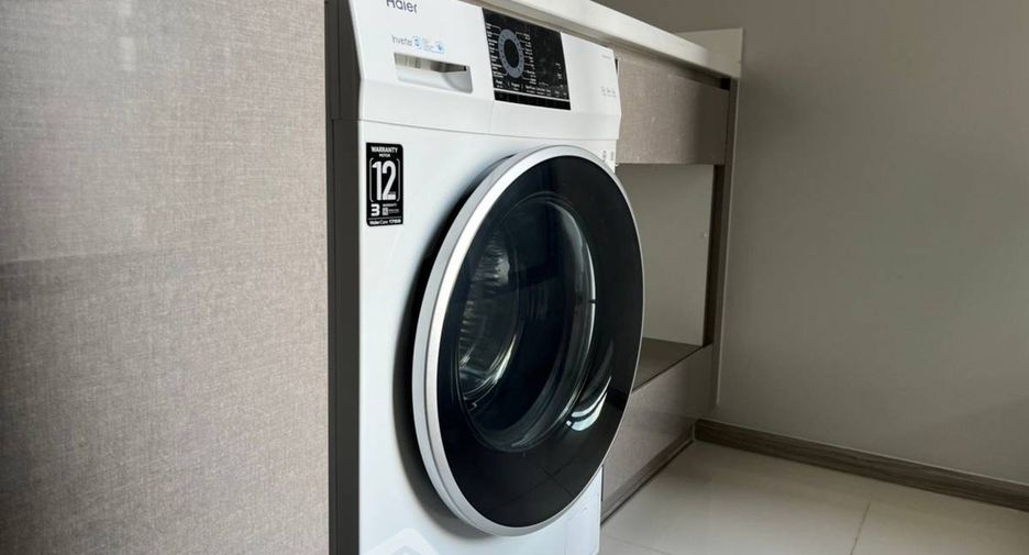 For rent 2 bedrooms condo in Huai Khwang, Bangkok