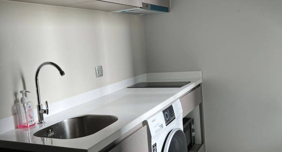 For rent 2 bedrooms condo in Huai Khwang, Bangkok