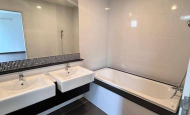 For rent 4 bedrooms house in Wang Thonglang, Bangkok