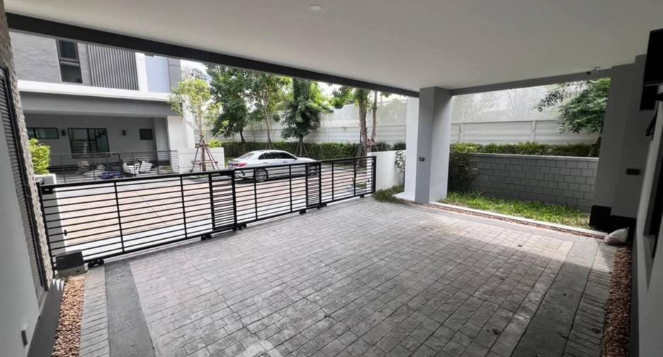 For rent 4 bedrooms house in Wang Thonglang, Bangkok