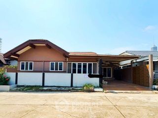 For rent 3 bedrooms villa in Bang Lamung, Chonburi