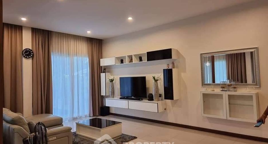 Casa en alquiler de 3 habitaciones en Huay Yai, Pattaya