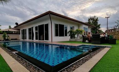 Casa en alquiler de 3 habitaciones en Huay Yai, Pattaya