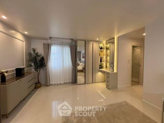 For rent 2 bedrooms condo in Yan Nawa, Bangkok