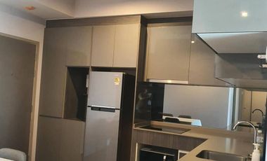 Condo en alquiler de 2 habitaciones en Huai Khwang, Bangkok