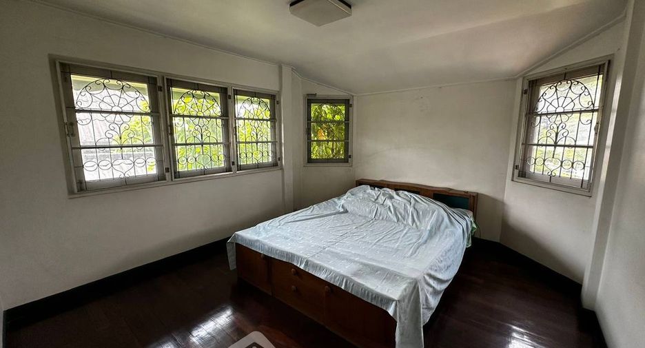 For rent 4 bedrooms house in Saphan Sung, Bangkok