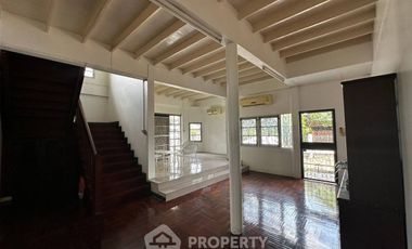 For rent 4 bedrooms house in Saphan Sung, Bangkok