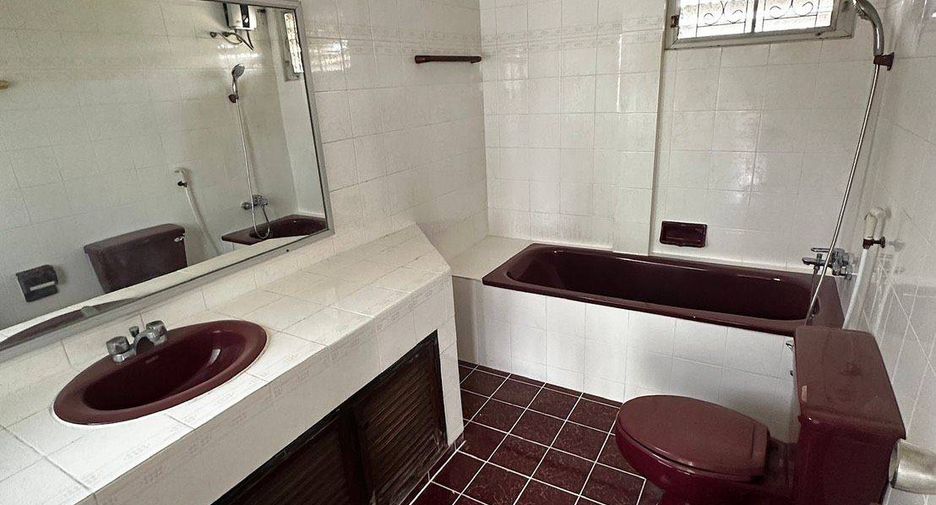 For rent 4 bedrooms house in Saphan Sung, Bangkok
