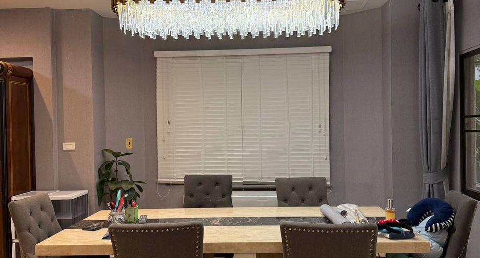 For rent 3 bedrooms house in Saphan Sung, Bangkok