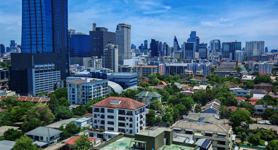 For rent 2 bedrooms condo in Phaya Thai, Bangkok