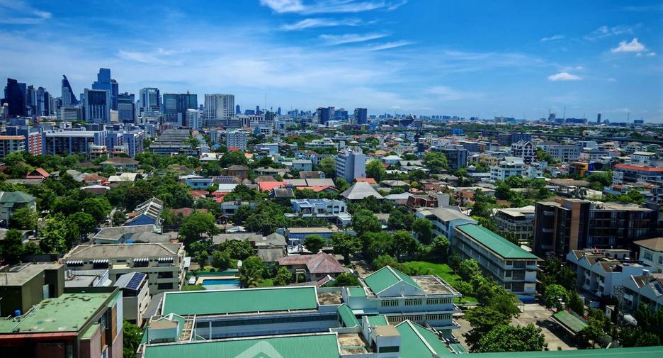 For rent 2 bedrooms condo in Phaya Thai, Bangkok