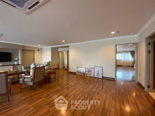 For rent 3 bedrooms apartment in Watthana, Bangkok