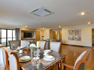 For rent 3 bedrooms apartment in Watthana, Bangkok