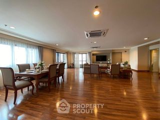 For rent 3 bedrooms apartment in Watthana, Bangkok