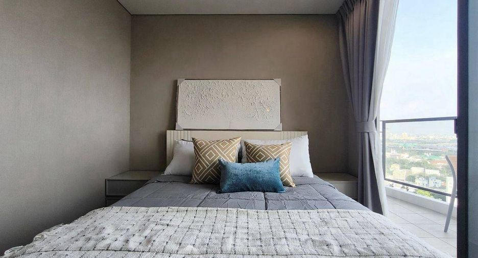 For rent 2 bedrooms condo in Huai Khwang, Bangkok