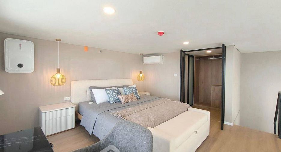 For rent 2 bedrooms condo in Huai Khwang, Bangkok