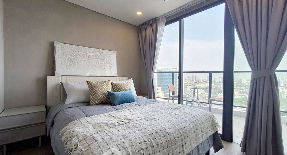 For rent 2 bedrooms condo in Huai Khwang, Bangkok