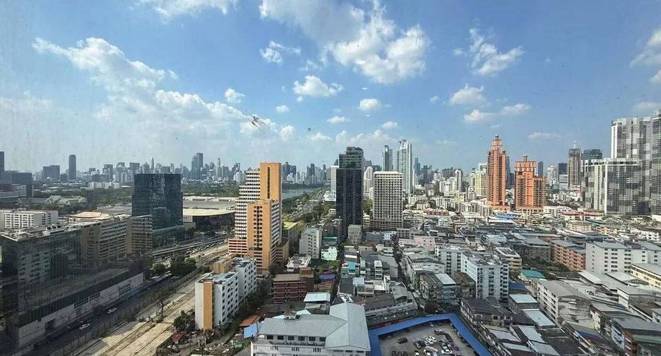 For rent 1 bed condo in Khlong Toei, Bangkok