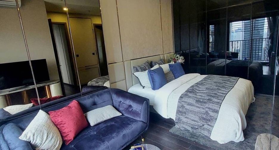 For rent 2 bedrooms condo in Watthana, Bangkok