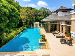 For rent 4 bedrooms house in Watthana, Bangkok