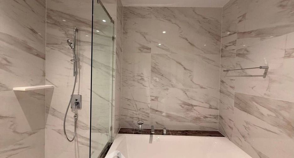 For rent 3 bedrooms condo in Sathon, Bangkok