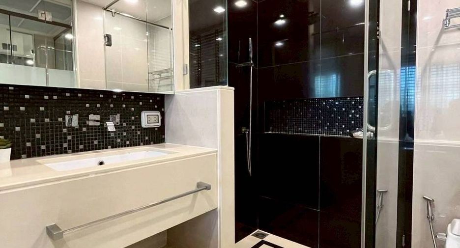 For rent 1 bed condo in Sathon, Bangkok