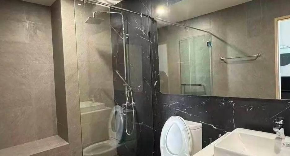 Condo en alquiler de 2 habitaciones en Bang Na, Bangkok