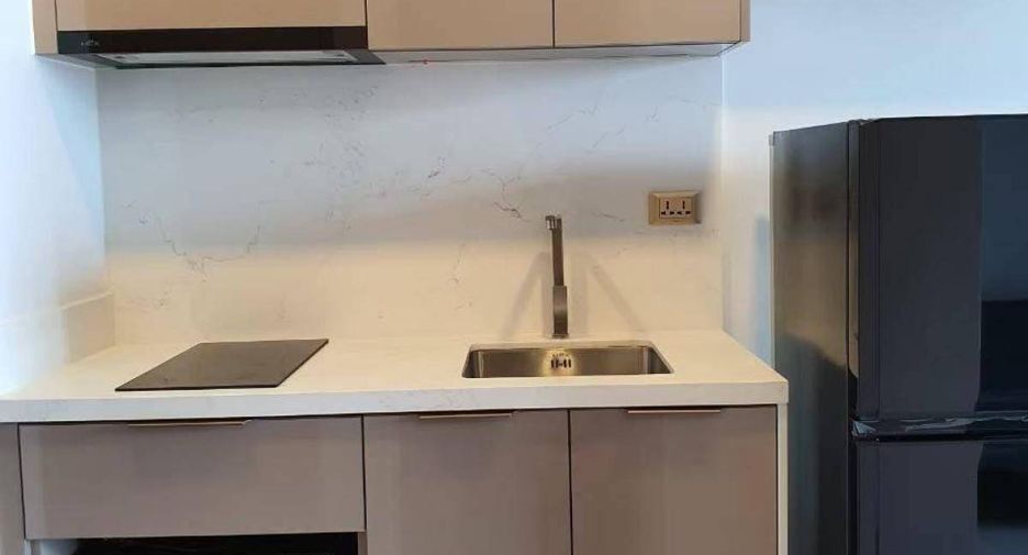 For rent 1 bed condo in Huai Khwang, Bangkok