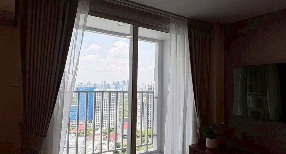 For rent 2 bedrooms condo in Bang Rak, Bangkok