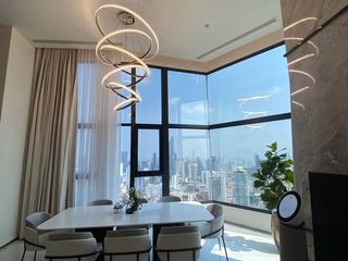 For rent 3 bedrooms condo in Bang Rak, Bangkok