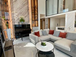 For rent 3 bedrooms condo in Bang Rak, Bangkok