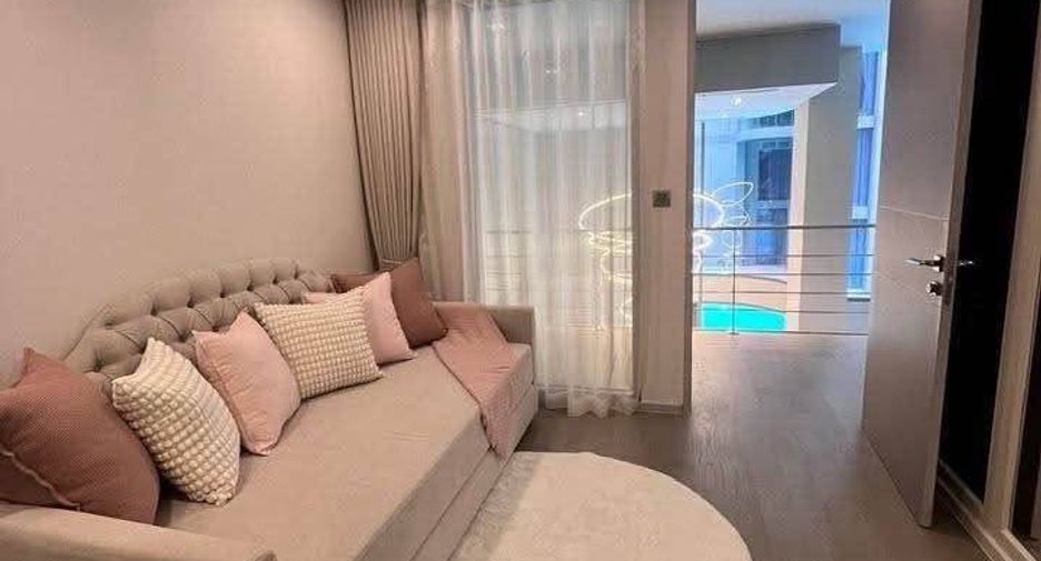 For rent 3 bedrooms condo in Watthana, Bangkok