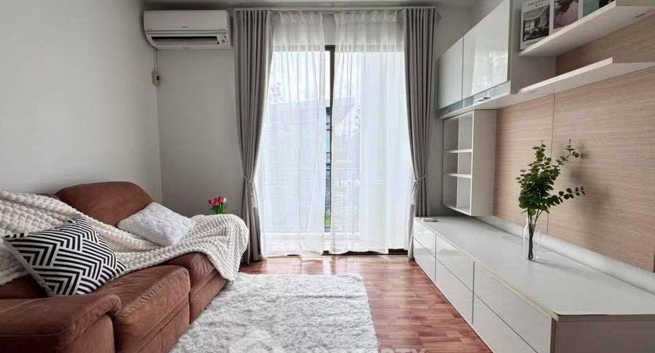 Reihenhaus zur Miete mit 3 Zimmer in Phra Khanong, Bangkok