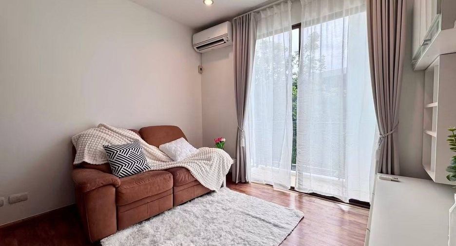 Reihenhaus zur Miete mit 3 Zimmer in Phra Khanong, Bangkok