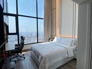 For rent 3 bedrooms condo in Bang Rak, Bangkok