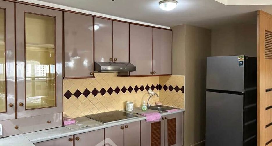 For rent 2 bedrooms condo in Khlong Toei, Bangkok