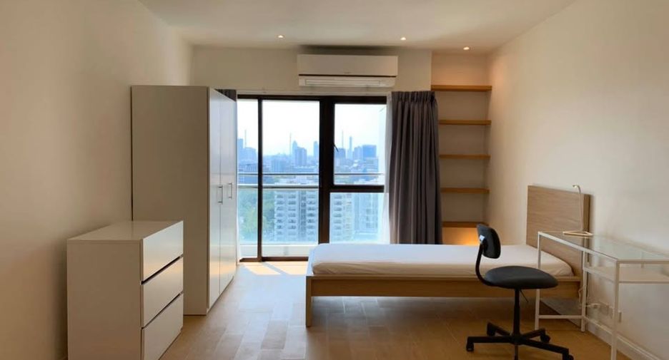 For rent 2 bedrooms condo in Sathon, Bangkok