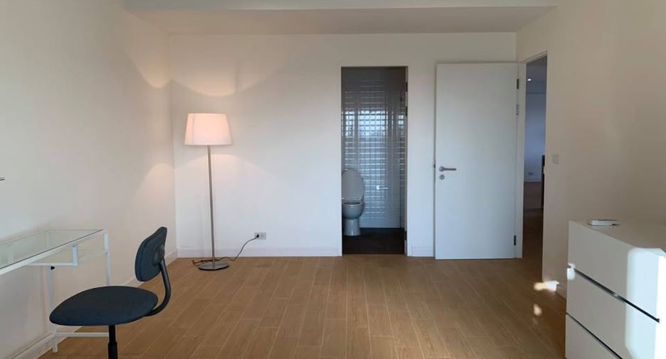For rent 2 bedrooms condo in Sathon, Bangkok