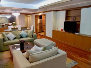 For rent 4 bedrooms condo in Sathon, Bangkok