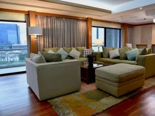 For rent 4 bedrooms condo in Sathon, Bangkok
