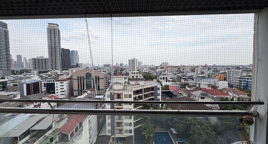 For rent 2 bedrooms condo in Sathon, Bangkok