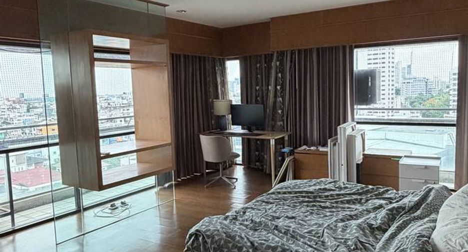For rent 2 bedrooms condo in Sathon, Bangkok