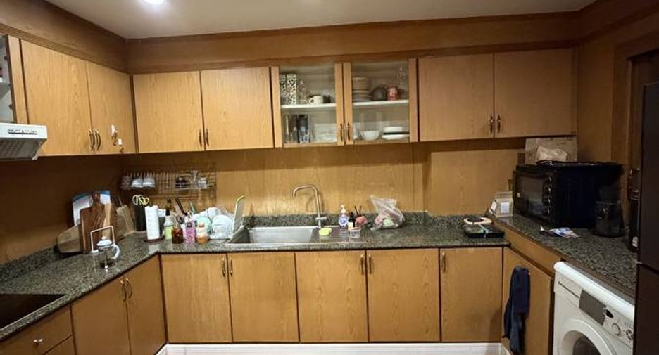 For rent 2 bedrooms condo in Sathon, Bangkok