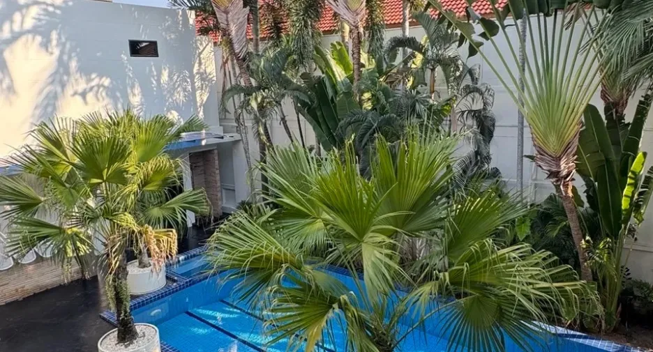 For sale 8 bedrooms villa in East Pattaya, Pattaya