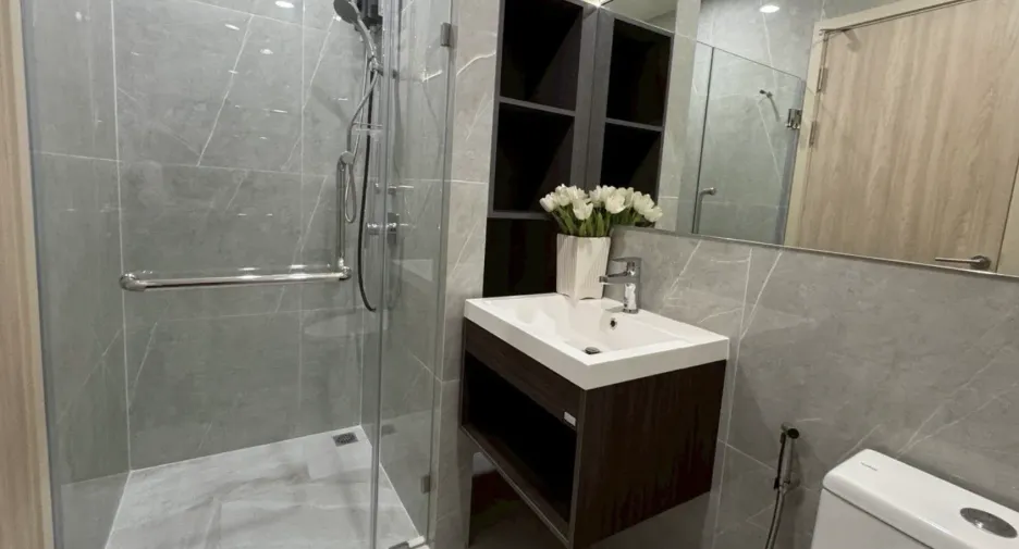 À louer 1 chambre condo à Huai Khwang, Bangkok