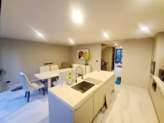 For sale and for rent 4 bedrooms condo in Watthana, Bangkok