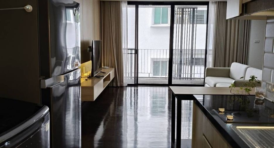 For rent 2 bedrooms apartment in Watthana, Bangkok