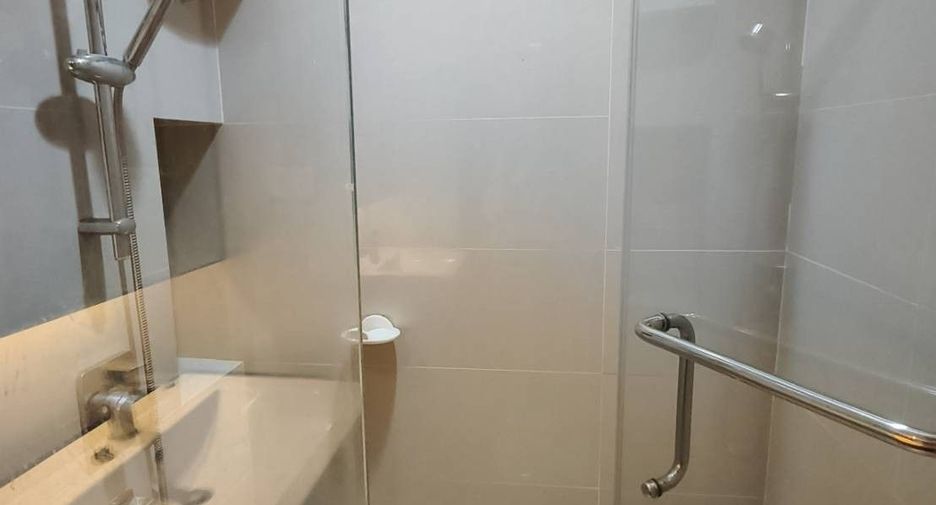 For rent 2 bedrooms apartment in Watthana, Bangkok